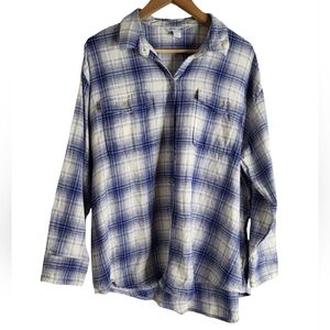 Old Navy Women's Blue and White Plaid Button Down Shirt